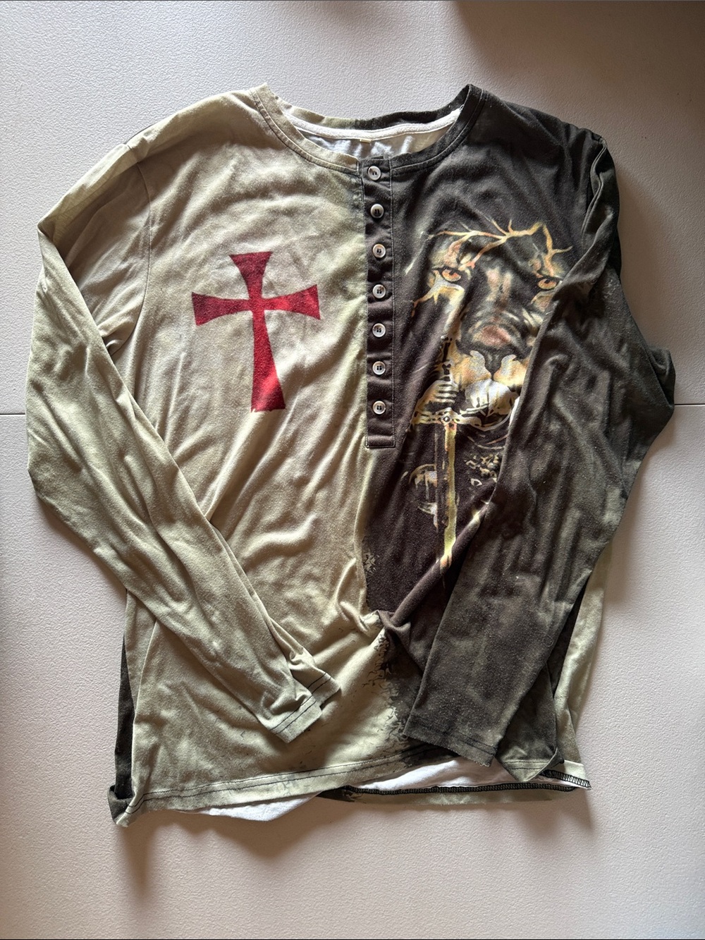 Men's Long-Sleeve Graphic Henley Shirt - Olive & Black size L